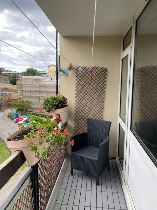 Entire Flat, Comfortable 2 Double Bedrooms Apartment *