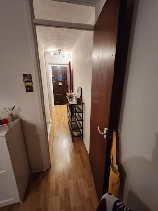 Amazing 1 Bed Flat, Sw19 Apartamento