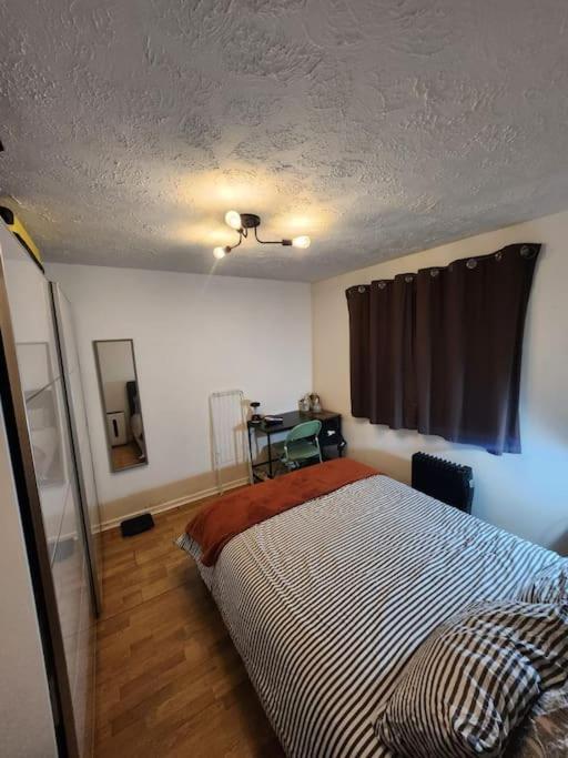 Amazing 1 Bed Flat, Sw19 Apartamento Londres