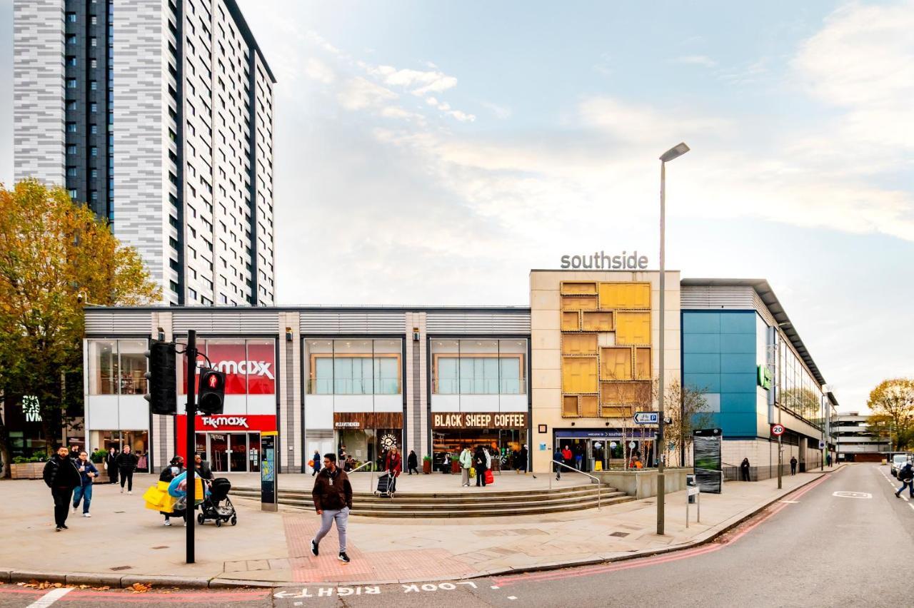 Lovely 4 Bedroom Flat In Wandsworth- Apartment