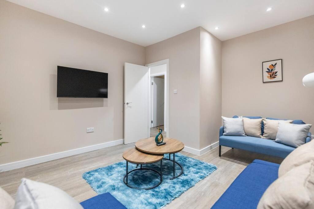 Apartamento Convenient Spacious House Next Seven Sisters Station