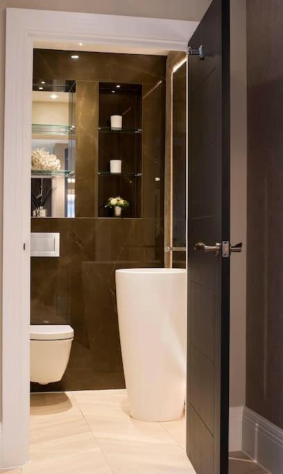 New, Luxury 3 Bed Duplex In Covent Garden Apartment