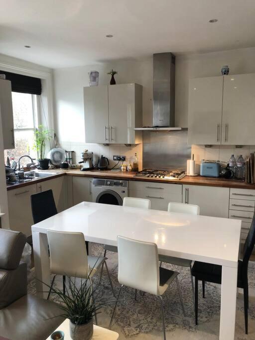 Apartamento Metropolitan Tranquility: Chic Flat Regent's Park Londres