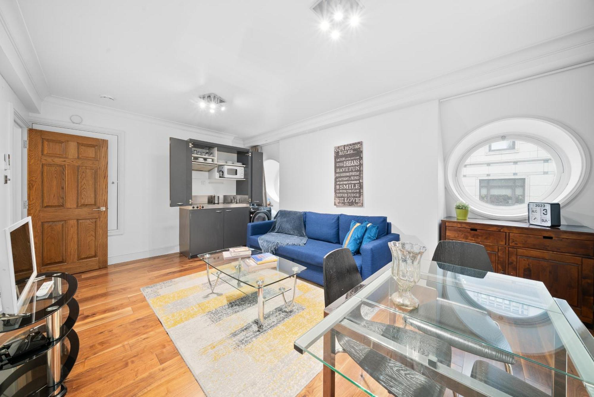 Feriehus 5, 48 Bishopsgate By Living London
