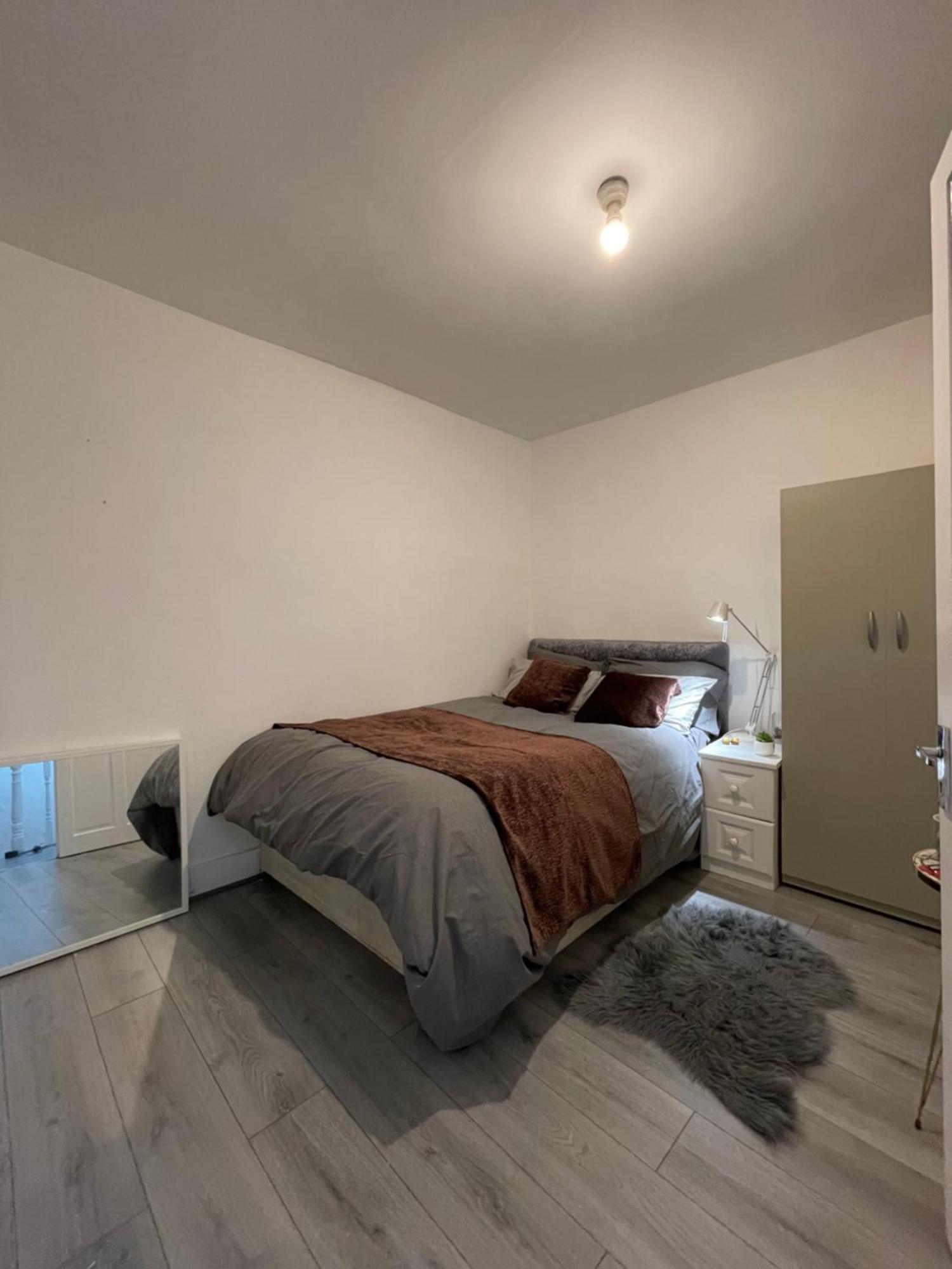 Guest house Cozy 25 Min Liverpool Street