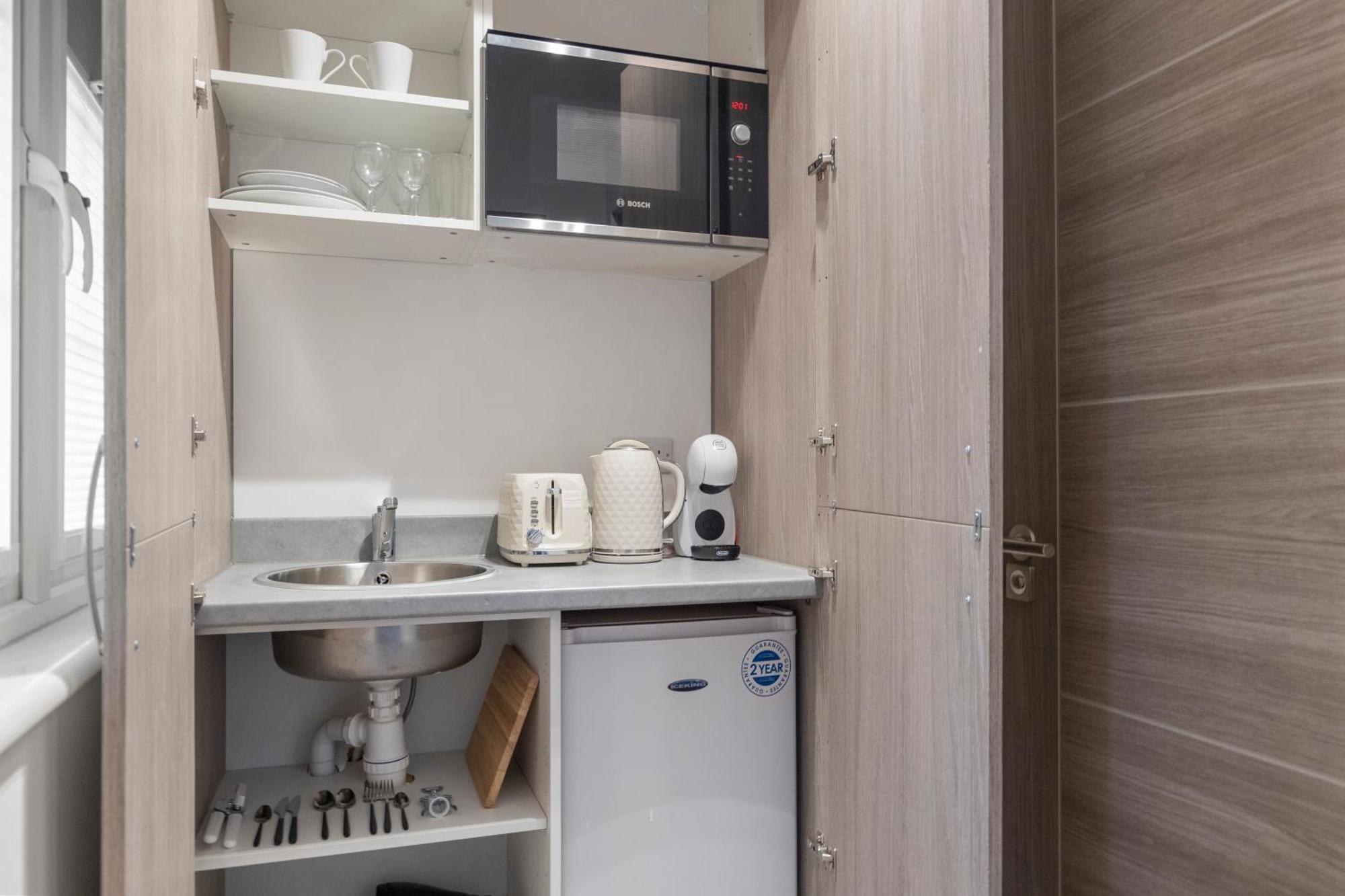 Modern 3 Min Walk To Tube Station Nw11 * London