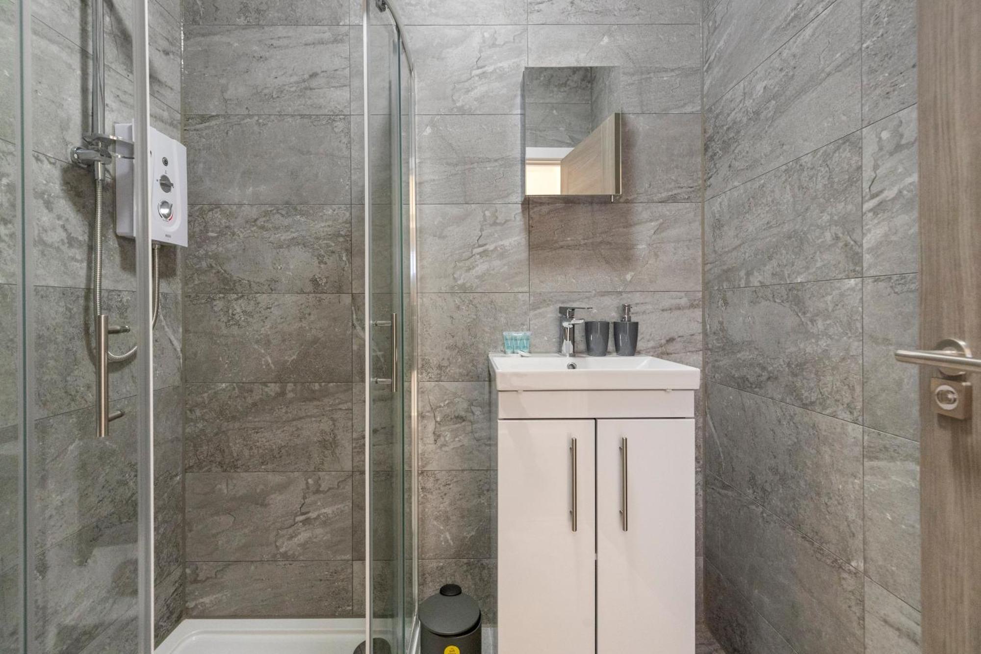 Modern 3 Min Walk To Tube Station Nw11 Apartment