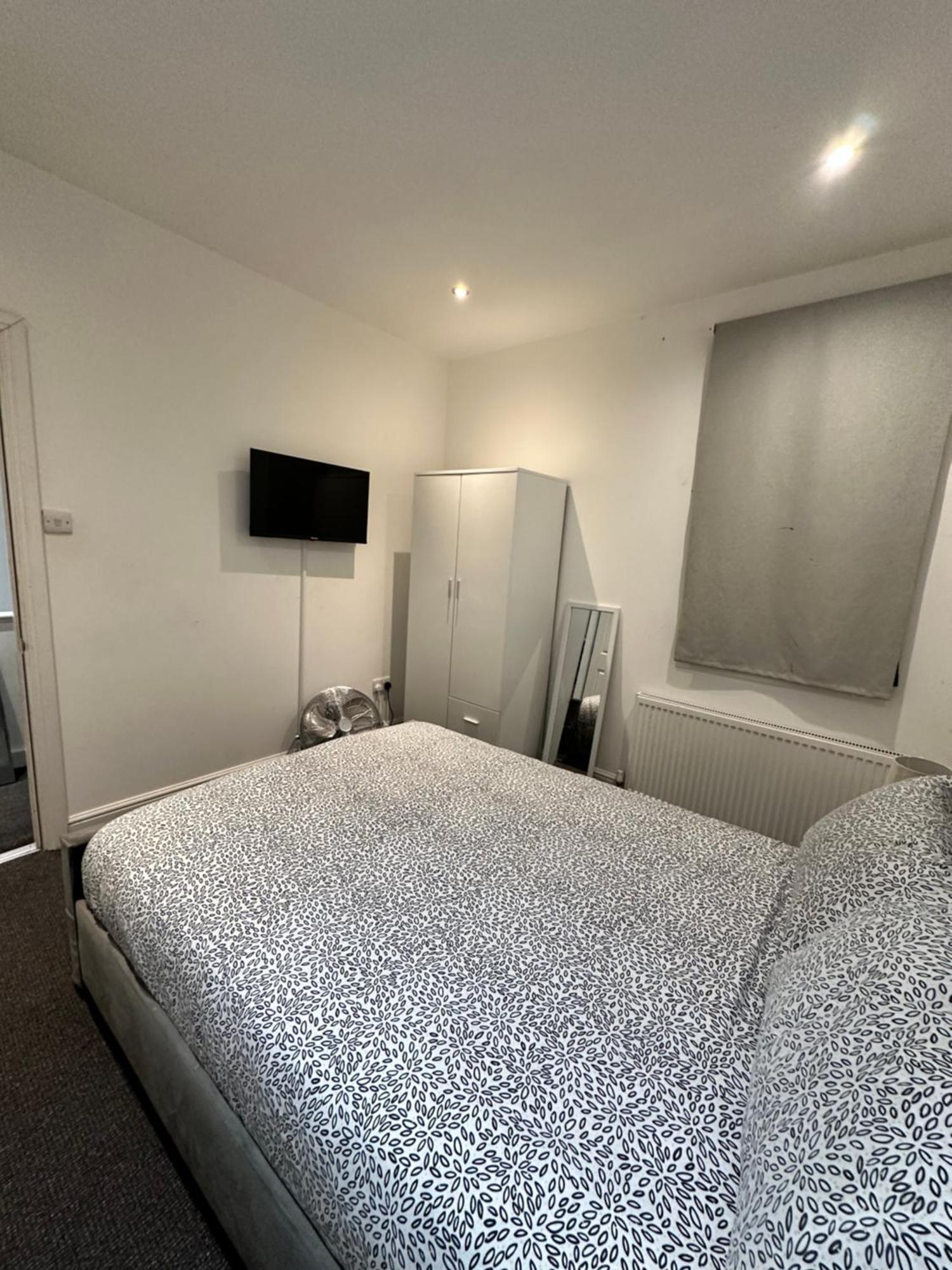 2 Bed Away From Tooting * Londen