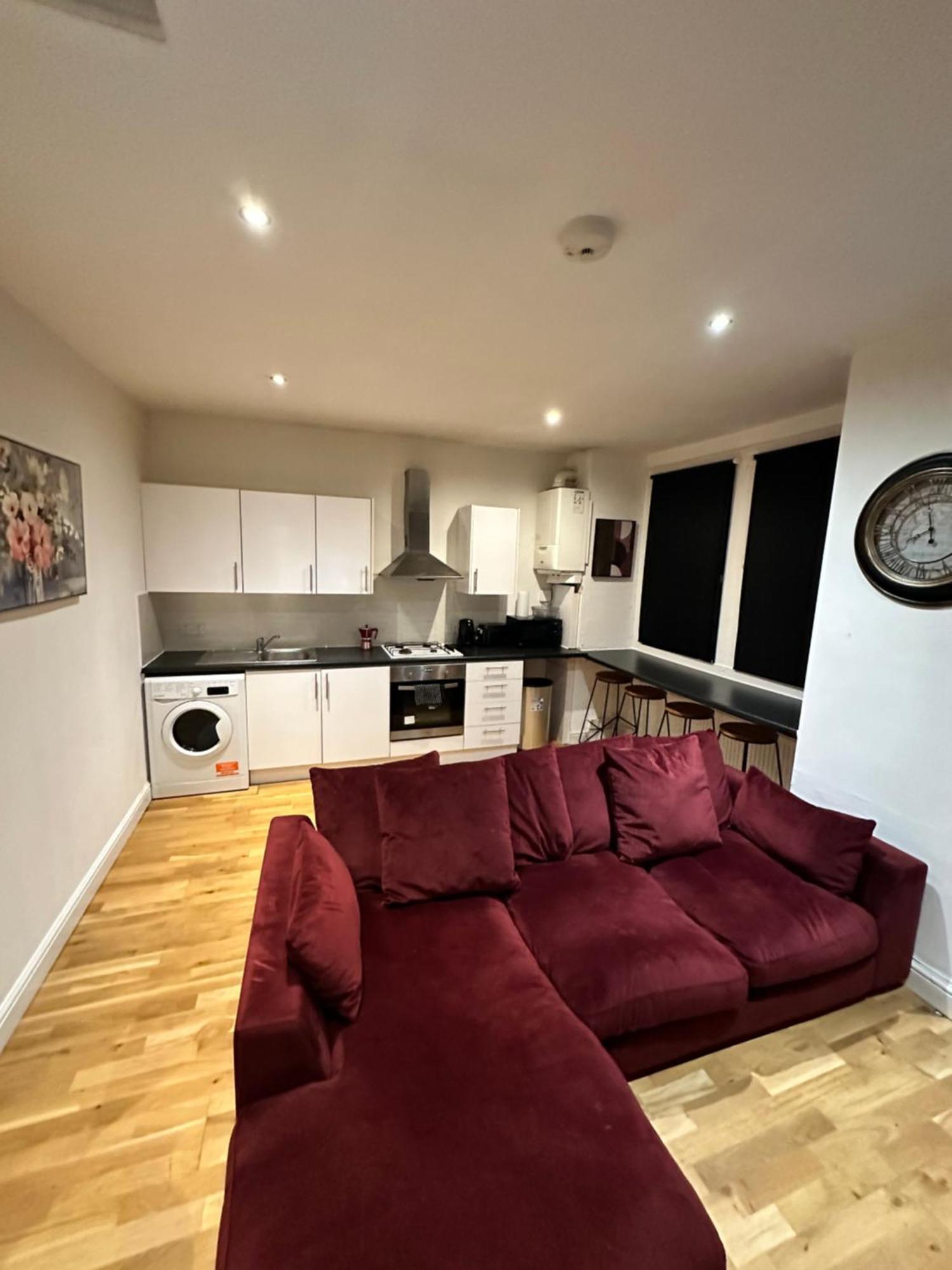 2 Bed Away From Tooting * Londen