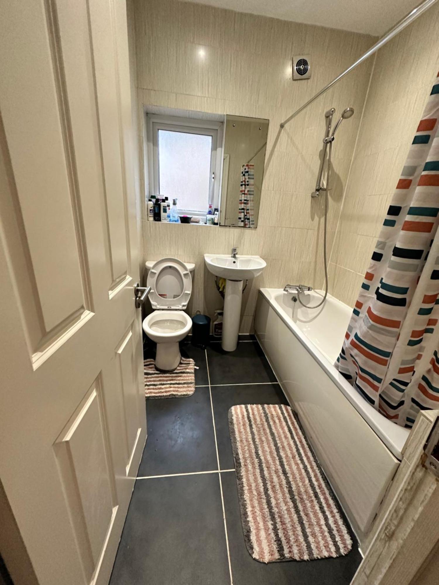 2 Bed Away From Tooting * Londen