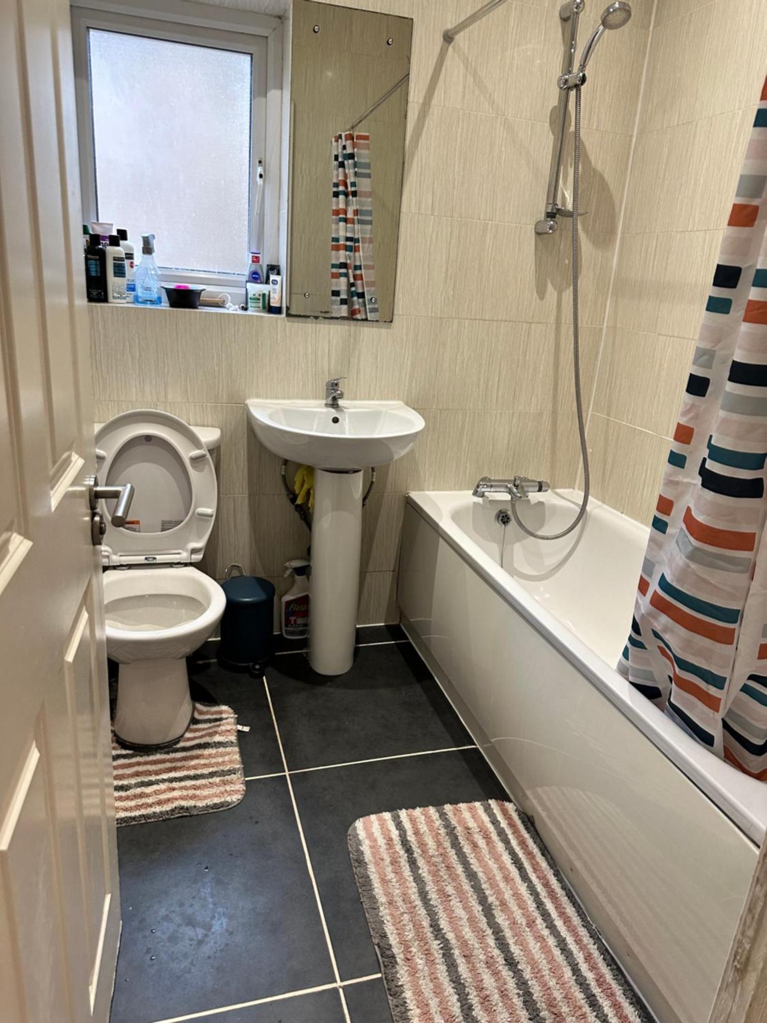 2 Bed Away From Tooting * Londen