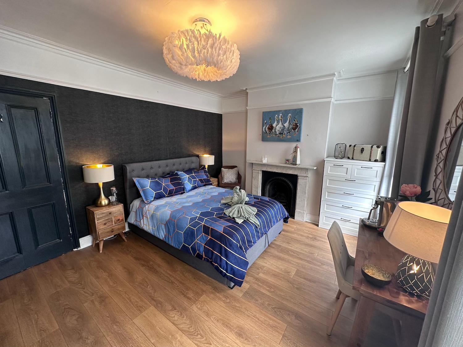 Large Bedroom In Beautiful House Accommodatie bij particulieren