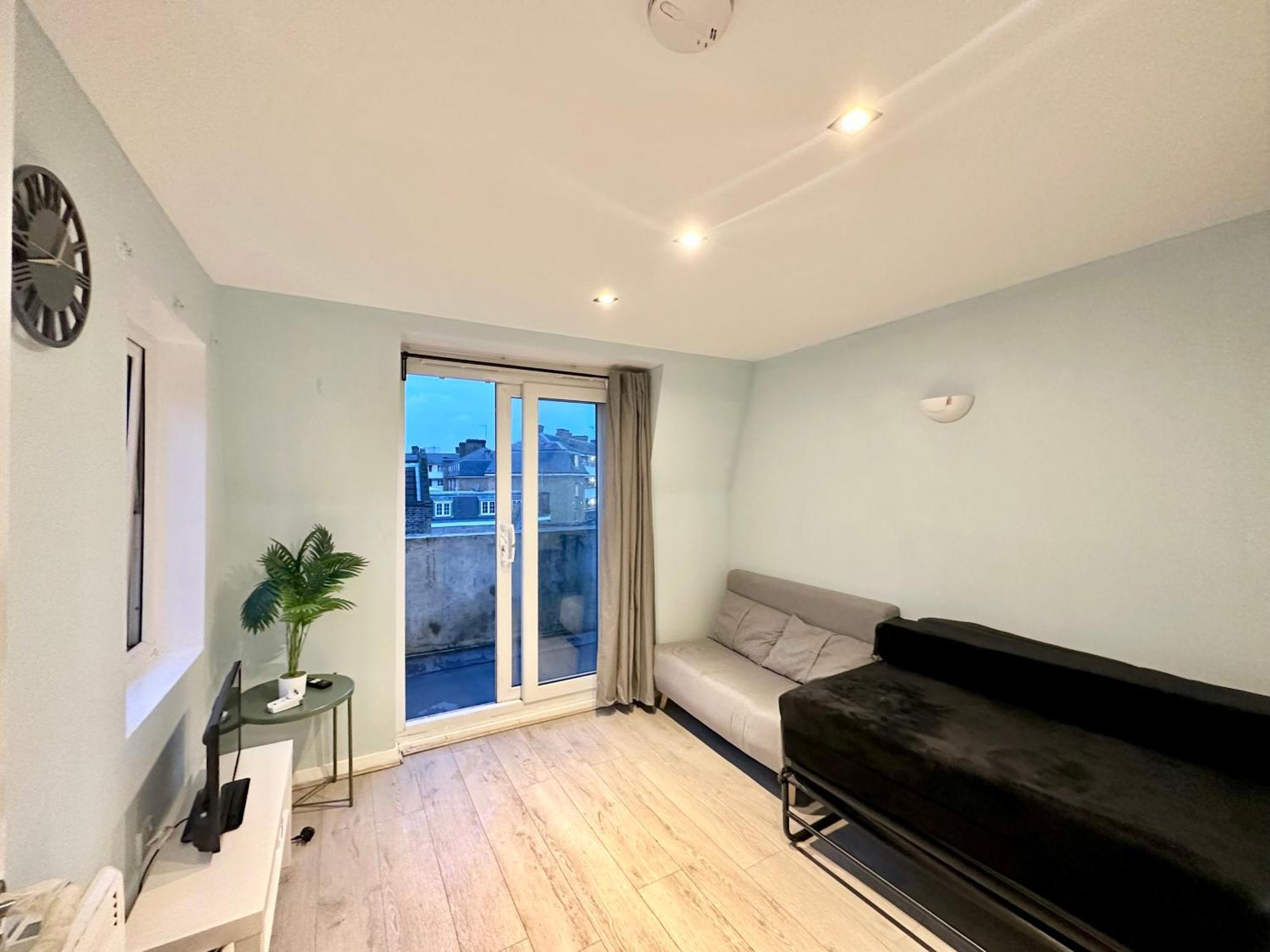 Kings Cross Apartment *