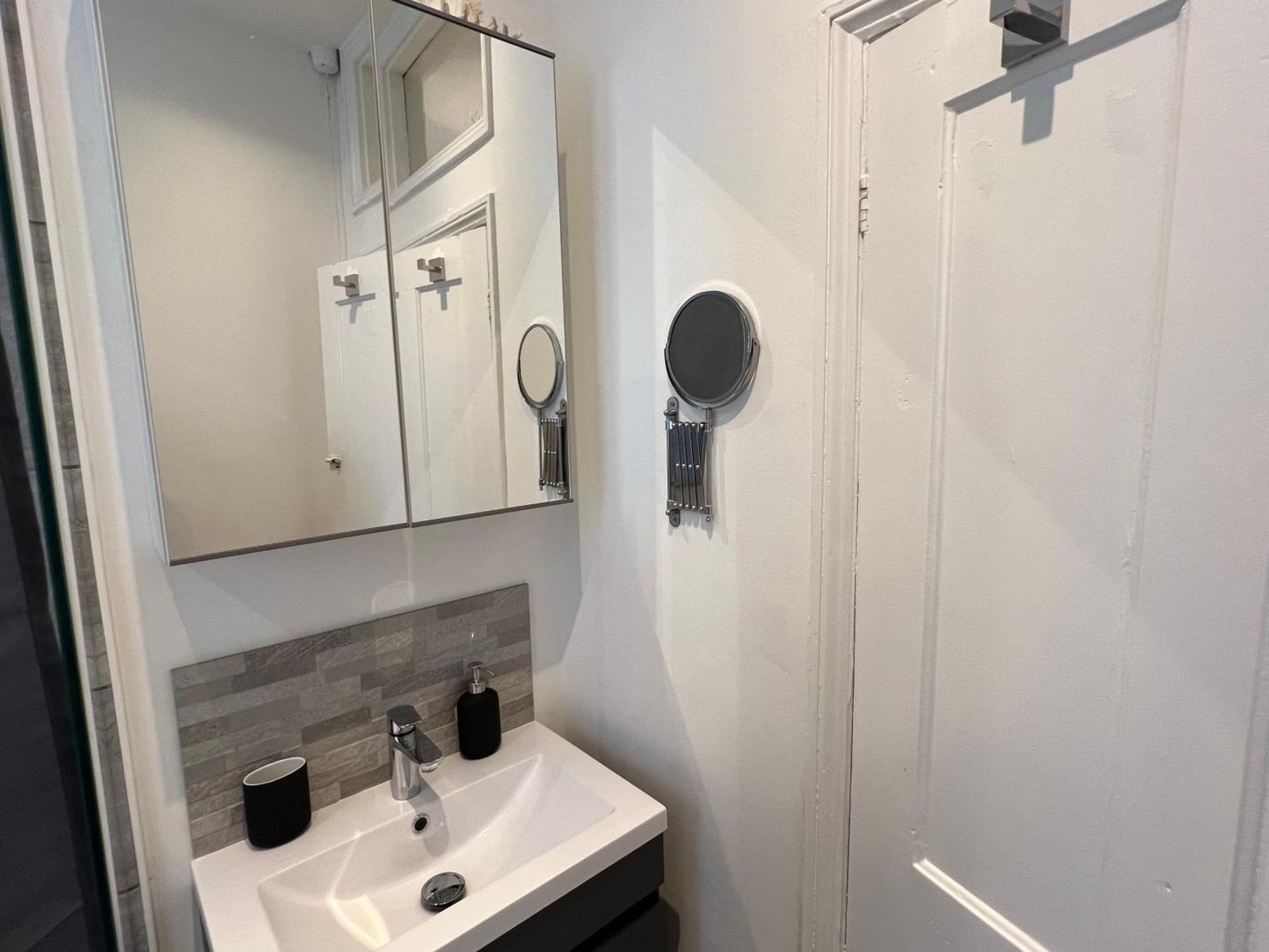 2 Bedroom Flat 10 Min Walk To Tube Leilighet