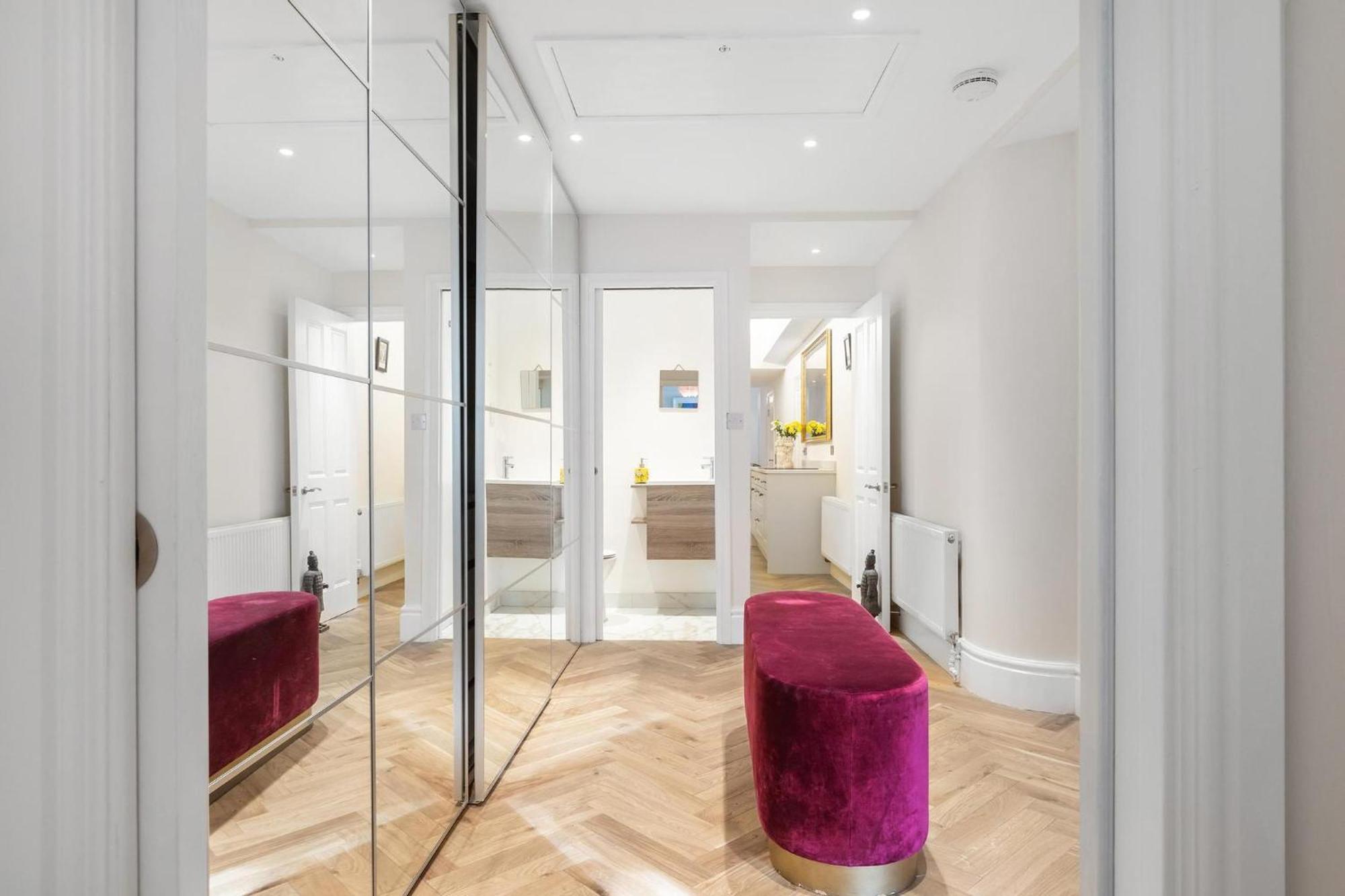 Stylish Kensington Courtyard Leilighet London