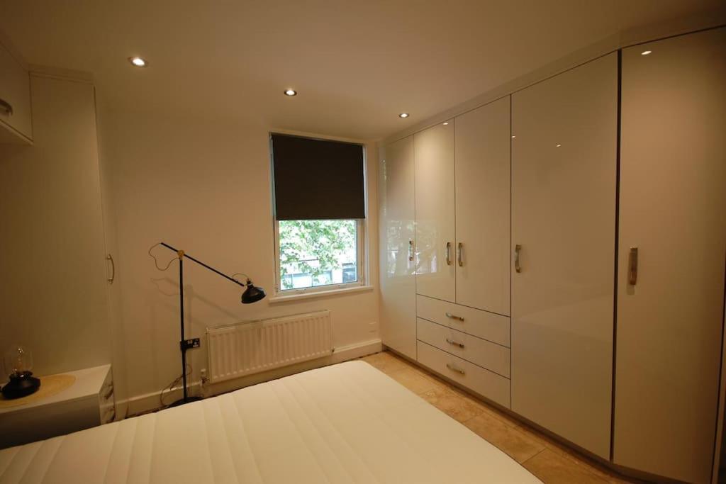 Clifton - Luxury 1 Bed Flat - 1 Min Walk To Tube Londen