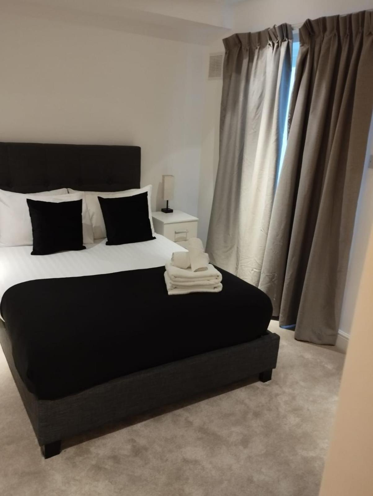 The South Kensington Palace By La Reserve Apartment *