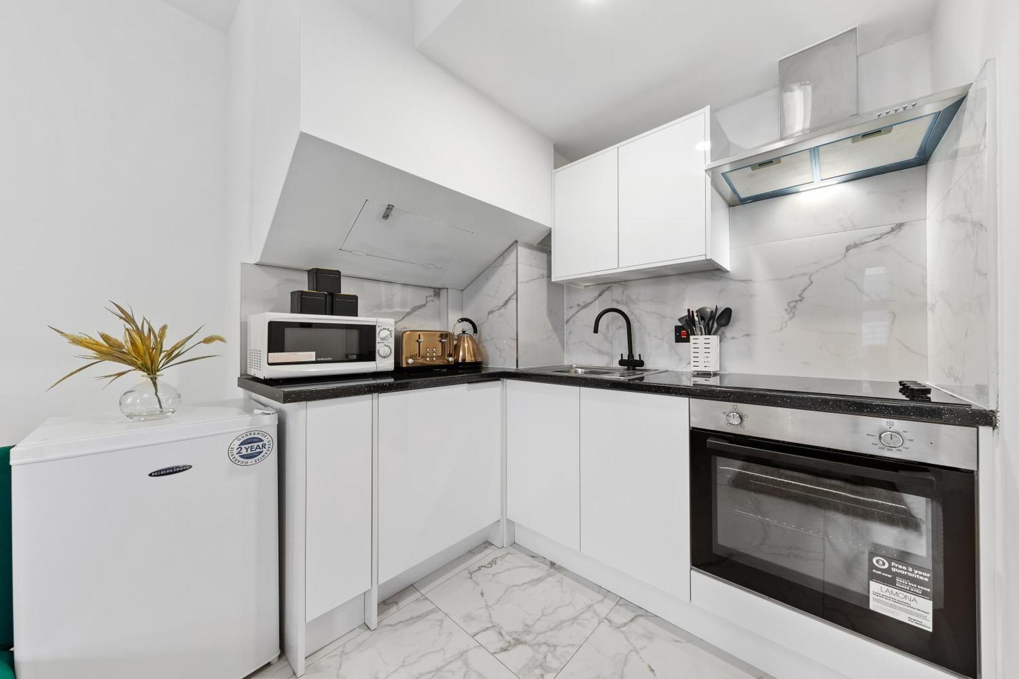 Modern One Bedroom Flat - Sleeps 3 - Near Zoo, Regent's Park, Camden Market - Nw3 Finchley Road Apartment *