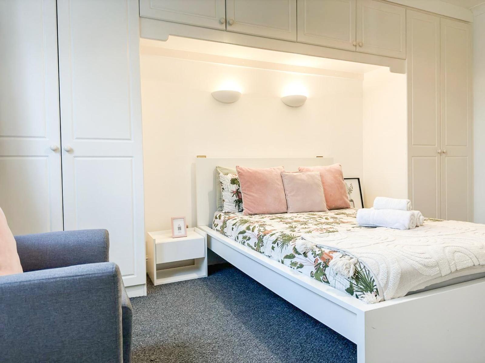 Leilighet Cosy Near Hampstead Heath With Free On-site Parking & Private Gardens, Golders Green London