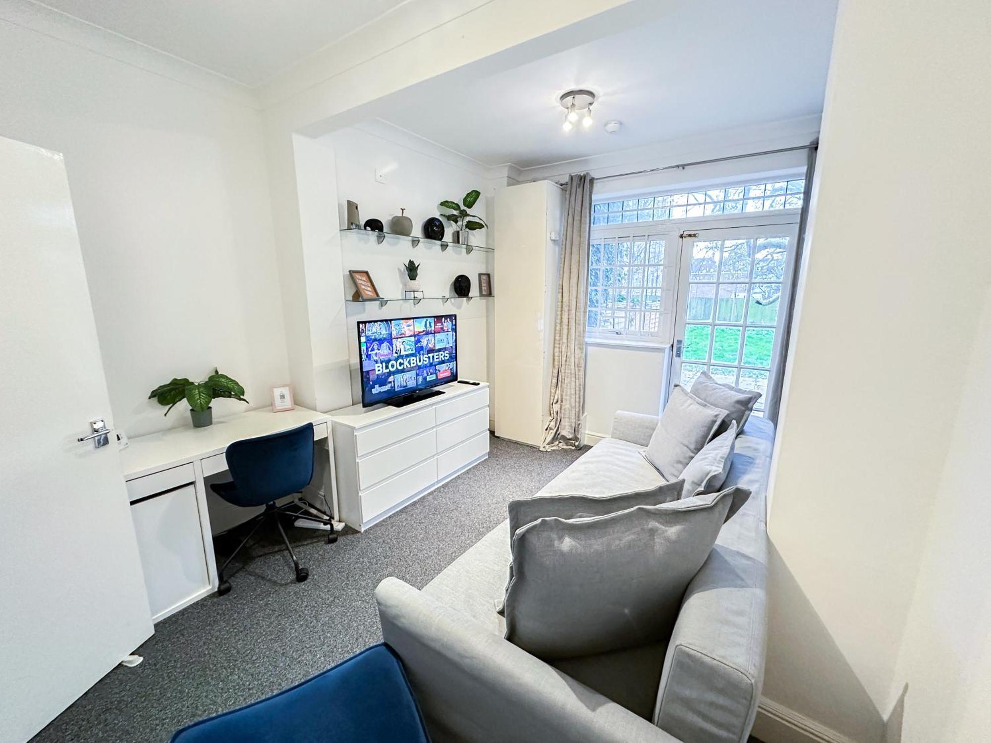 Leilighet Cosy Near Hampstead Heath With Free On-site Parking & Private Gardens, Golders Green