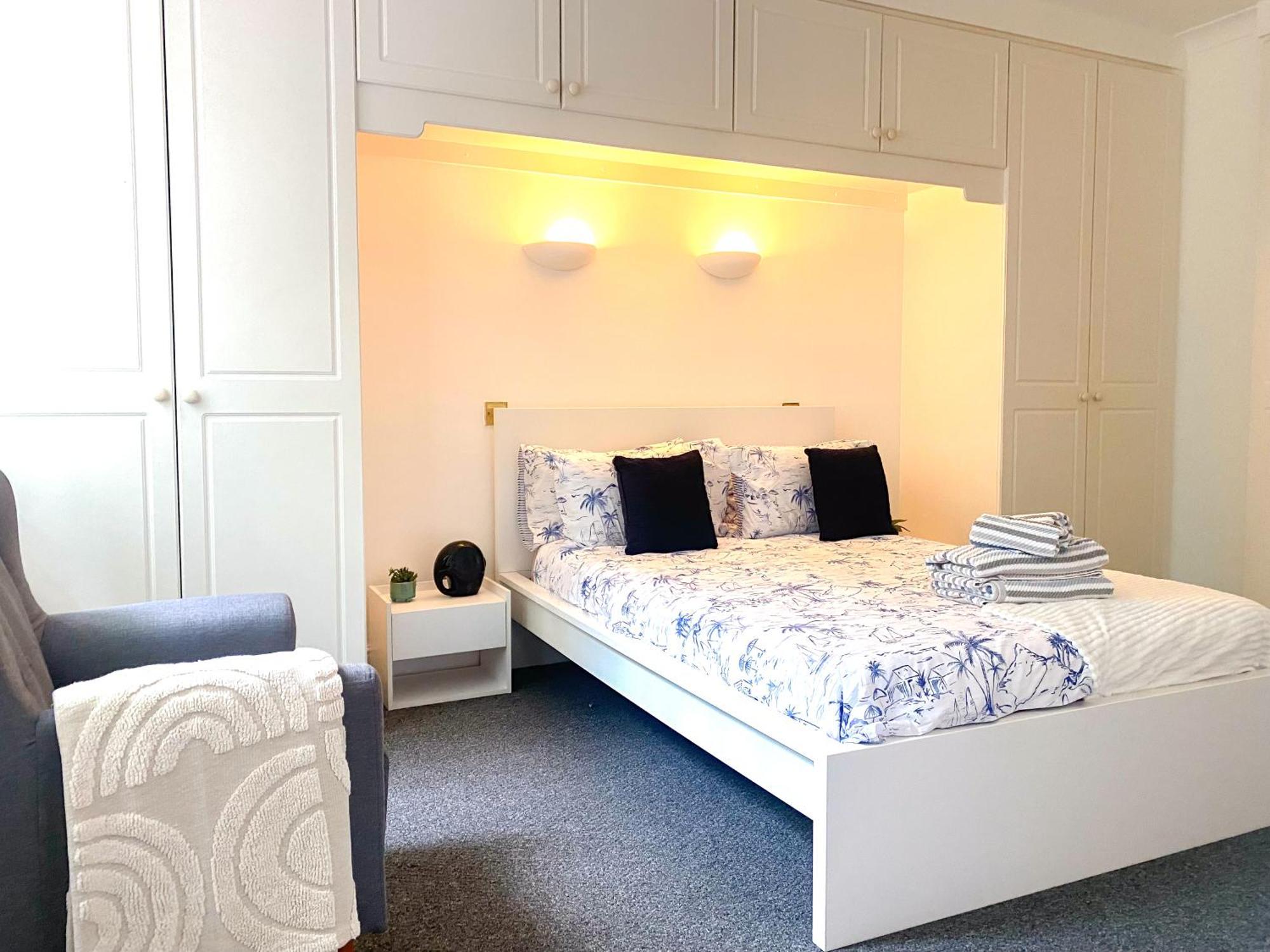 Leilighet Cosy Near Hampstead Heath With Free On-site Parking & Private Gardens, Golders Green *