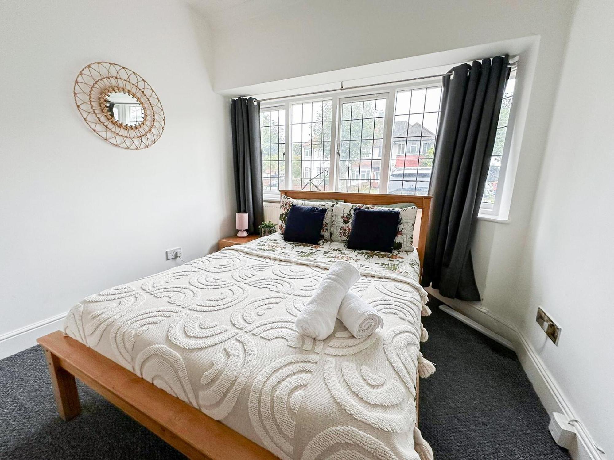 Leilighet Cosy Near Hampstead Heath With Free On-site Parking & Private Gardens, Golders Green *