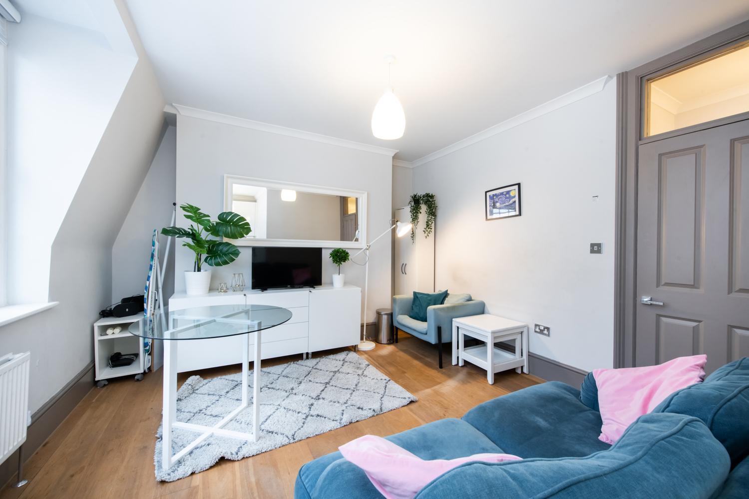 2bed Cosy Flat In Vibrant Fitzrovia Apartment London