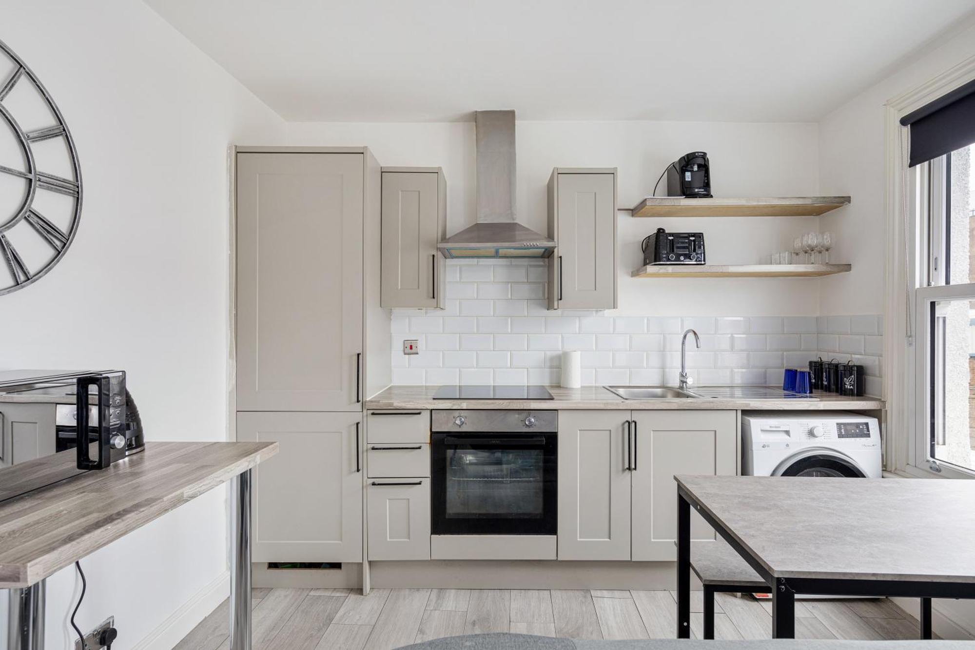 Stylish 2-bedroom Flat In Walthamstow *