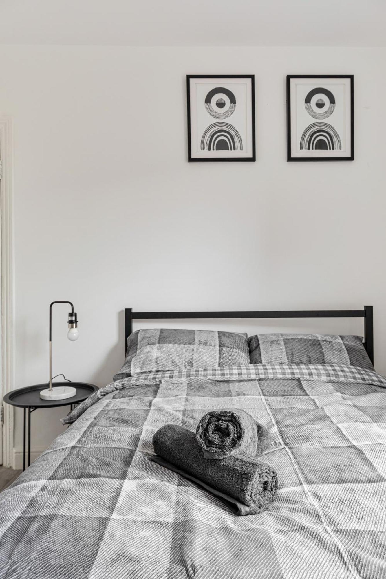 Stylish 2-bedroom Flat In Walthamstow Apartment