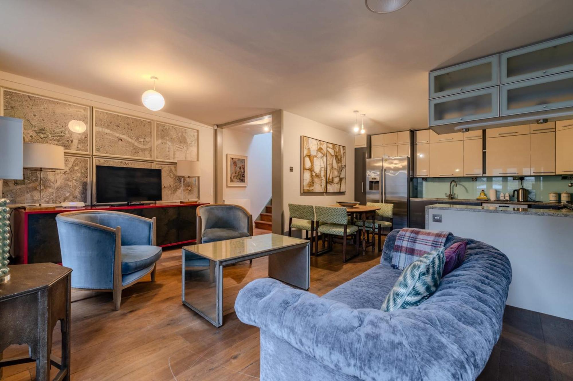 Beautiful Three Bedroom House In West