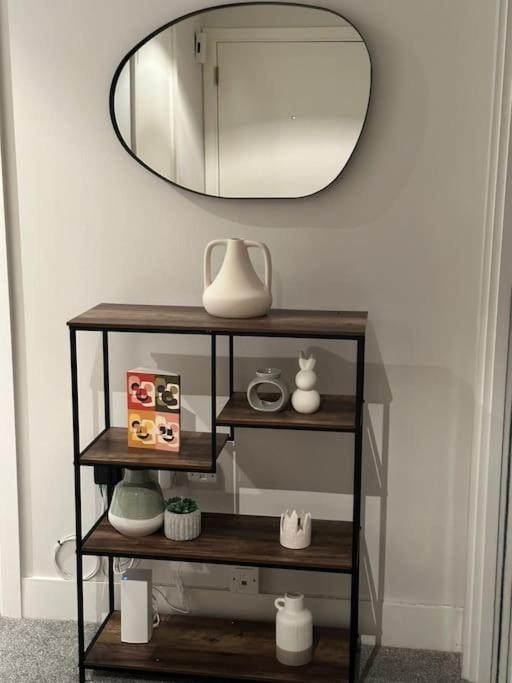 Cosy, Comfy 2 Bed Canary Wharf Londen