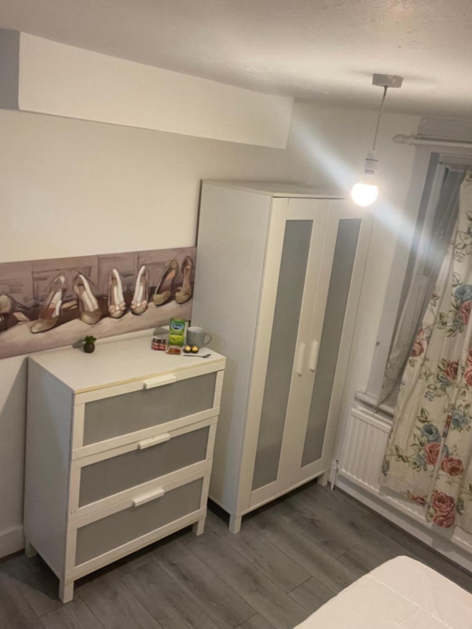 Guest house Cozy 25 Min Liverpool Street *