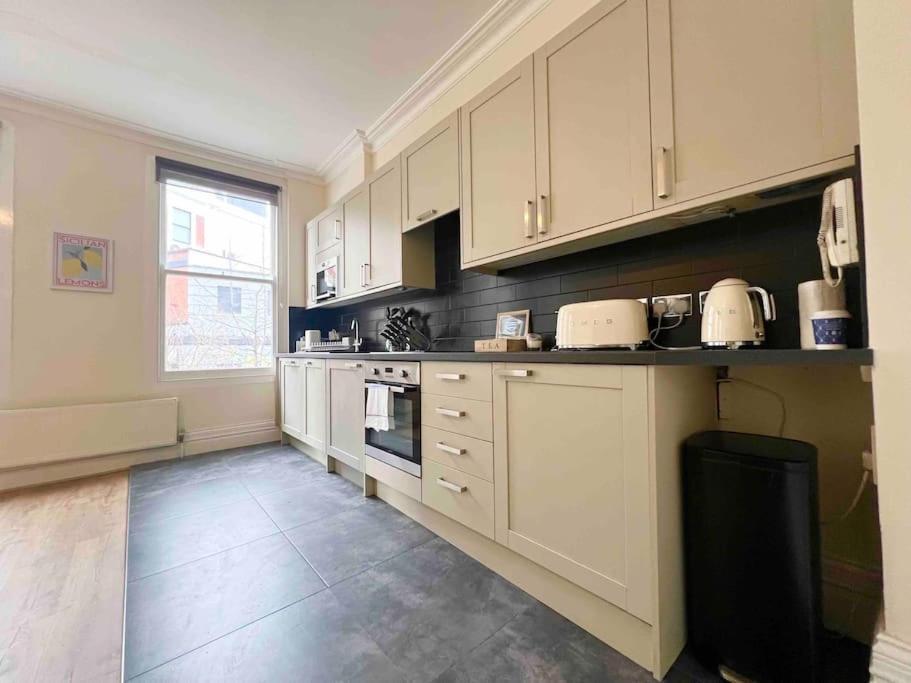 Apartamento 4 Bed Apartment- Archway Station