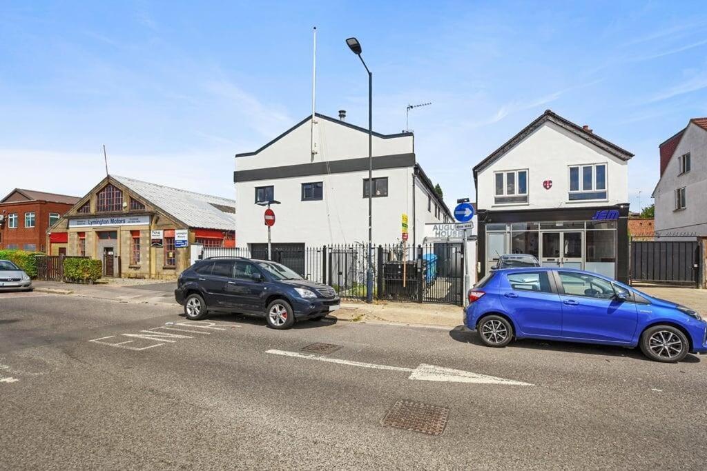 Stunning New 2 Bed Flat - 6 August House Leilighet