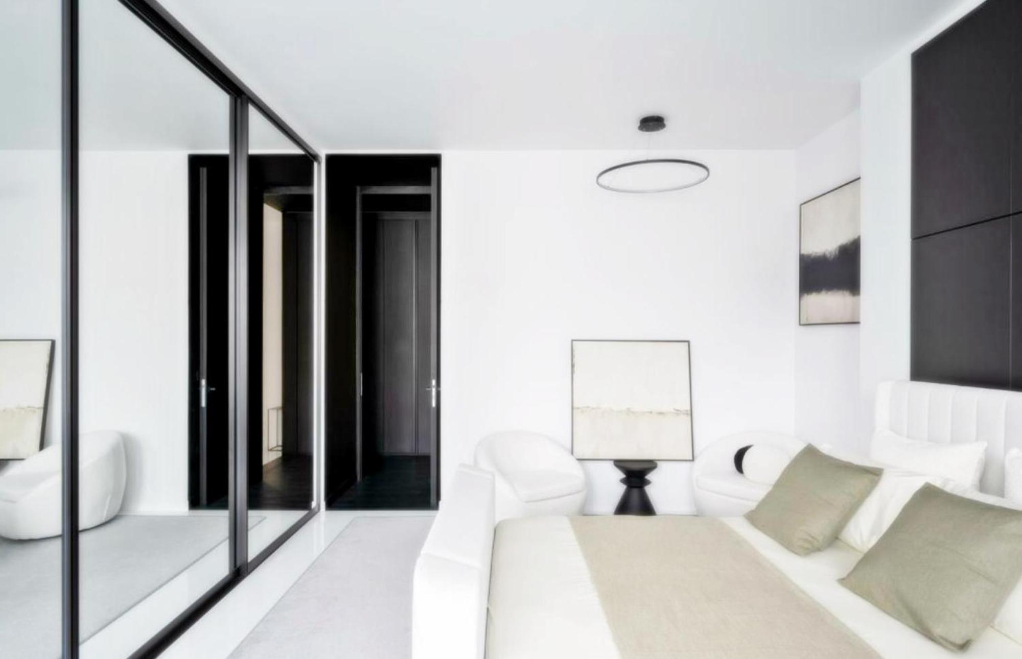 Lovely Four Bedroom Parking Available Apartment London