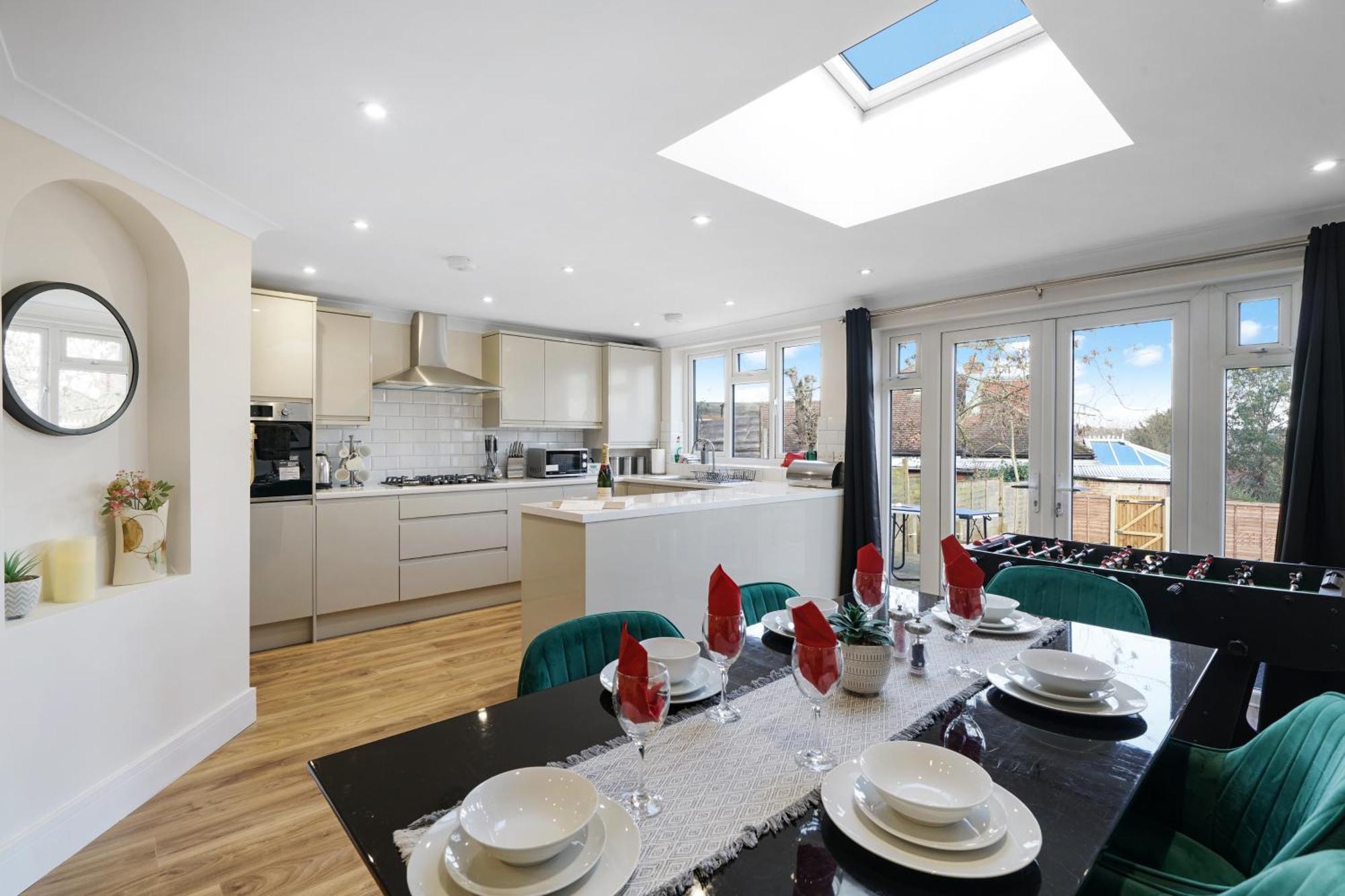 Luxurious House In Wembley - Garden * Londen