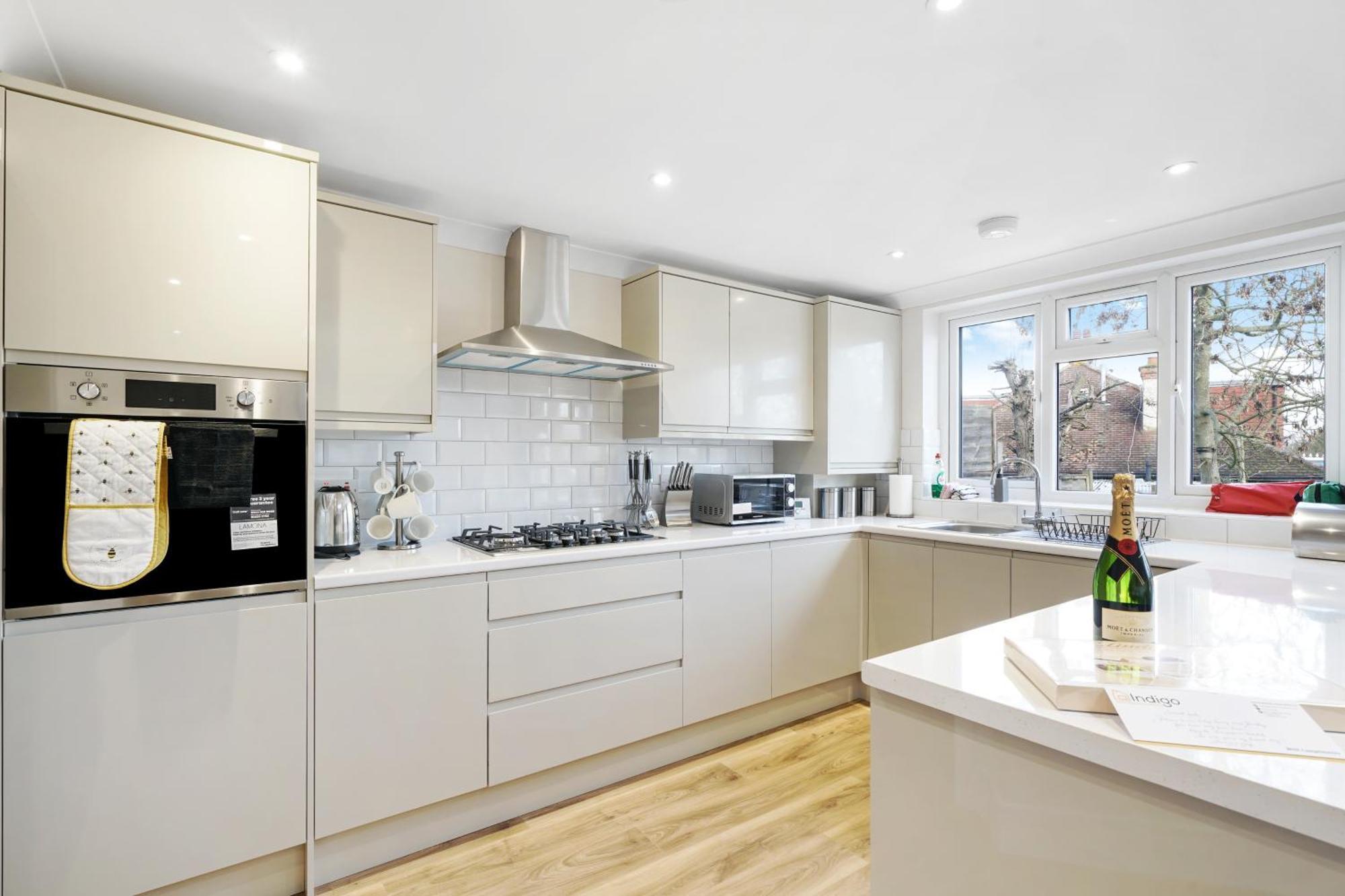 Vakantiehuis Luxurious House In Wembley - Garden Londen
