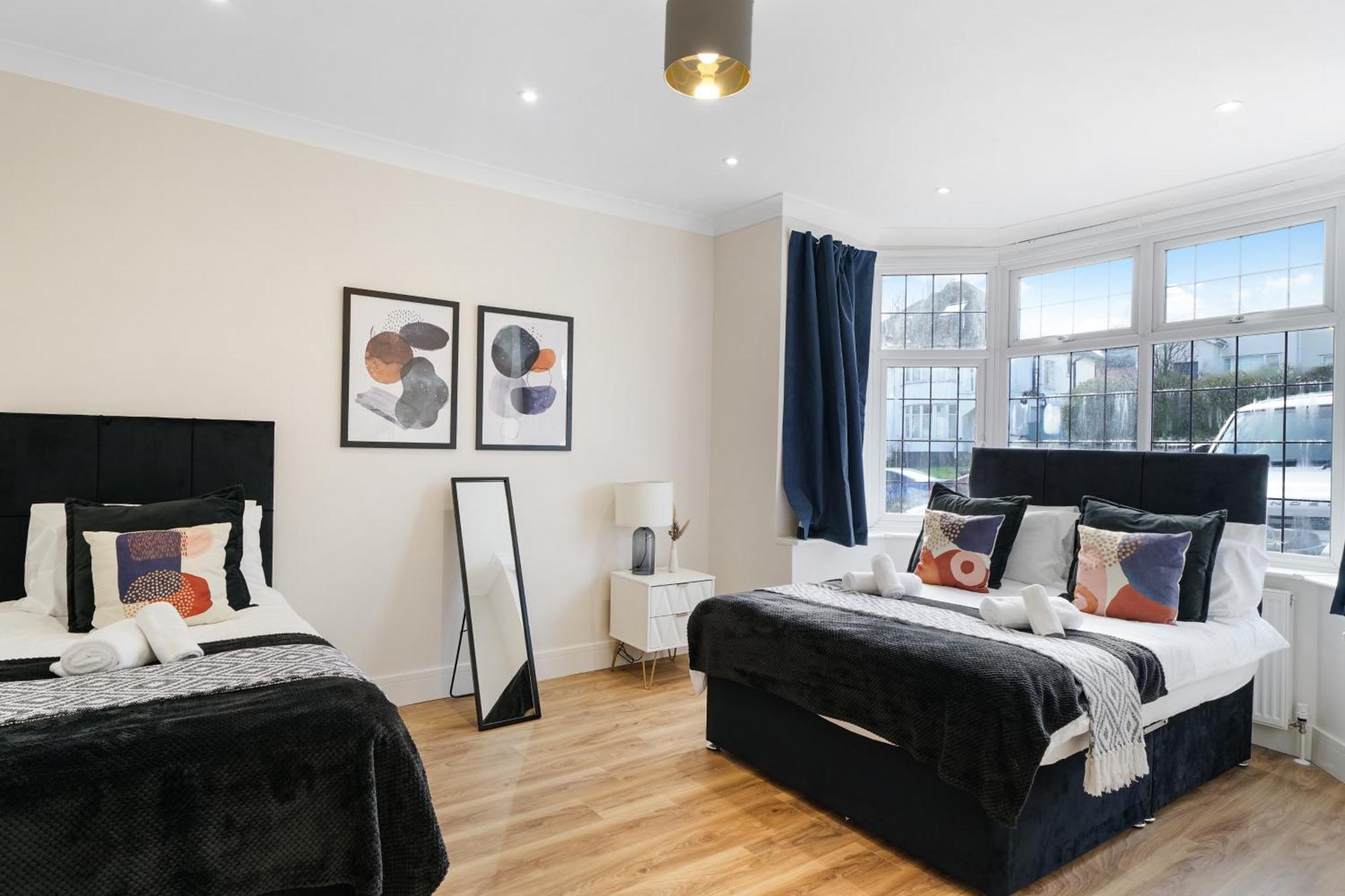 Vakantiehuis Luxurious House In Wembley - Garden Londen
