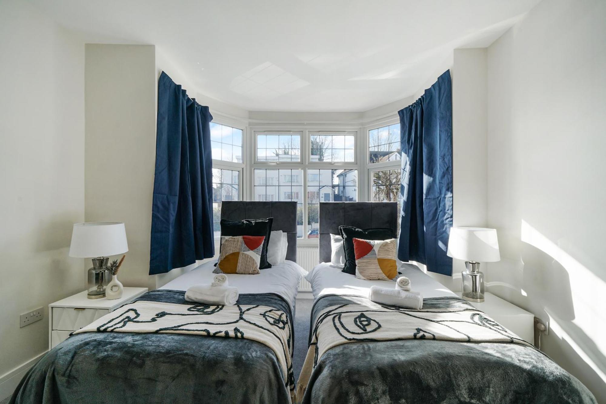 Luxurious House In Wembley - Garden * Londen