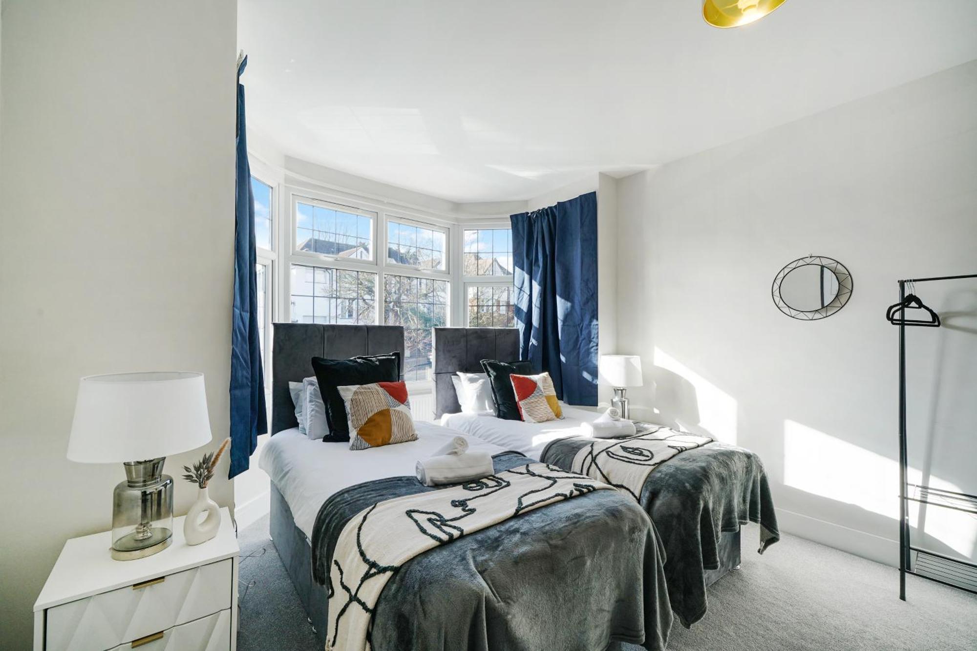 Luxurious House In Wembley - Garden Vakantiehuis Londen