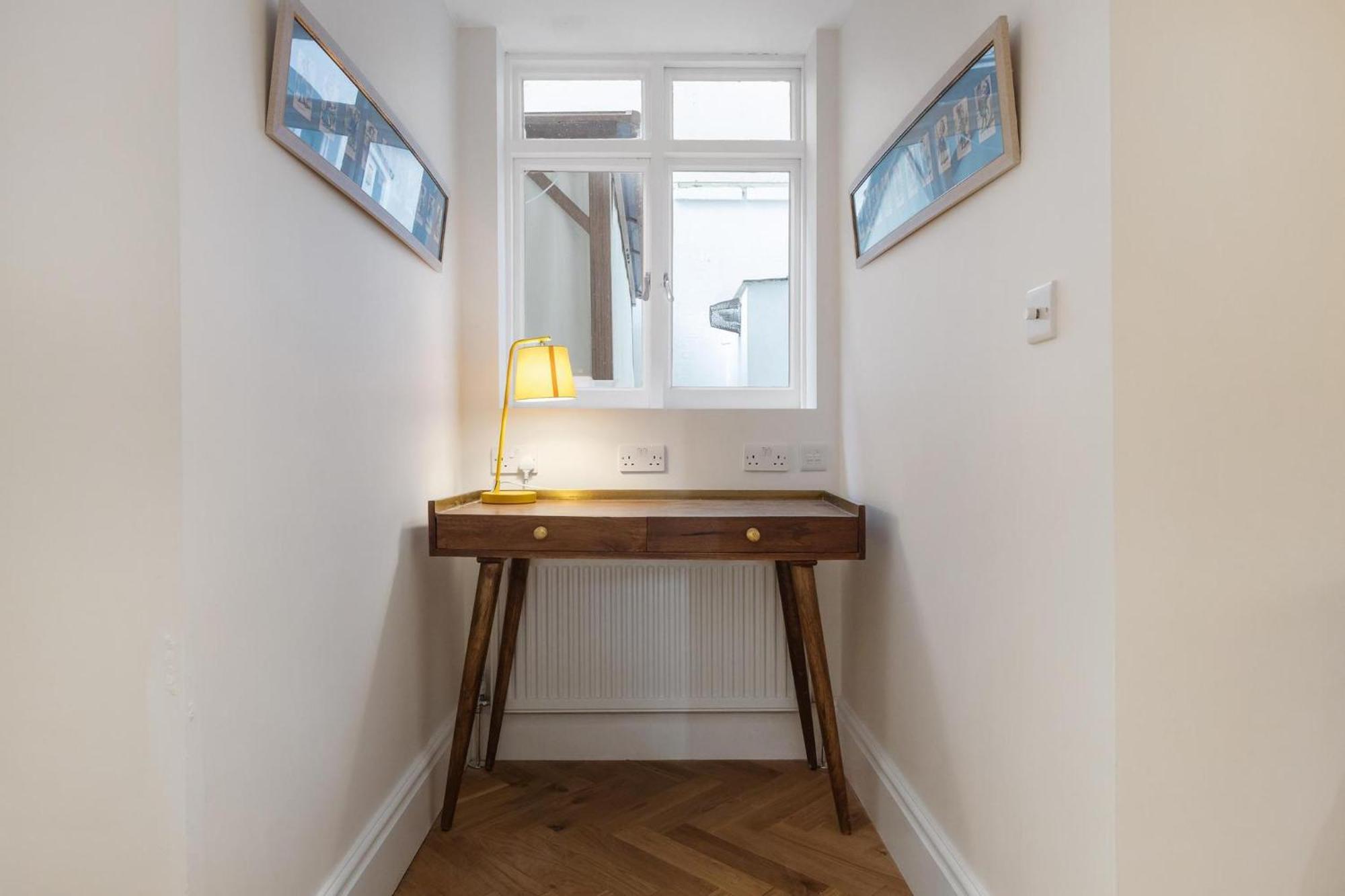 Stylish Kensington Courtyard Leilighet London