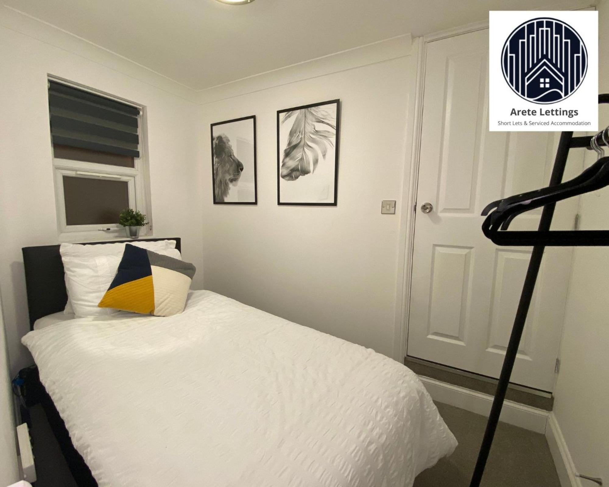 Readily Available Cosy For Contractors And Short Term Let Apartment *