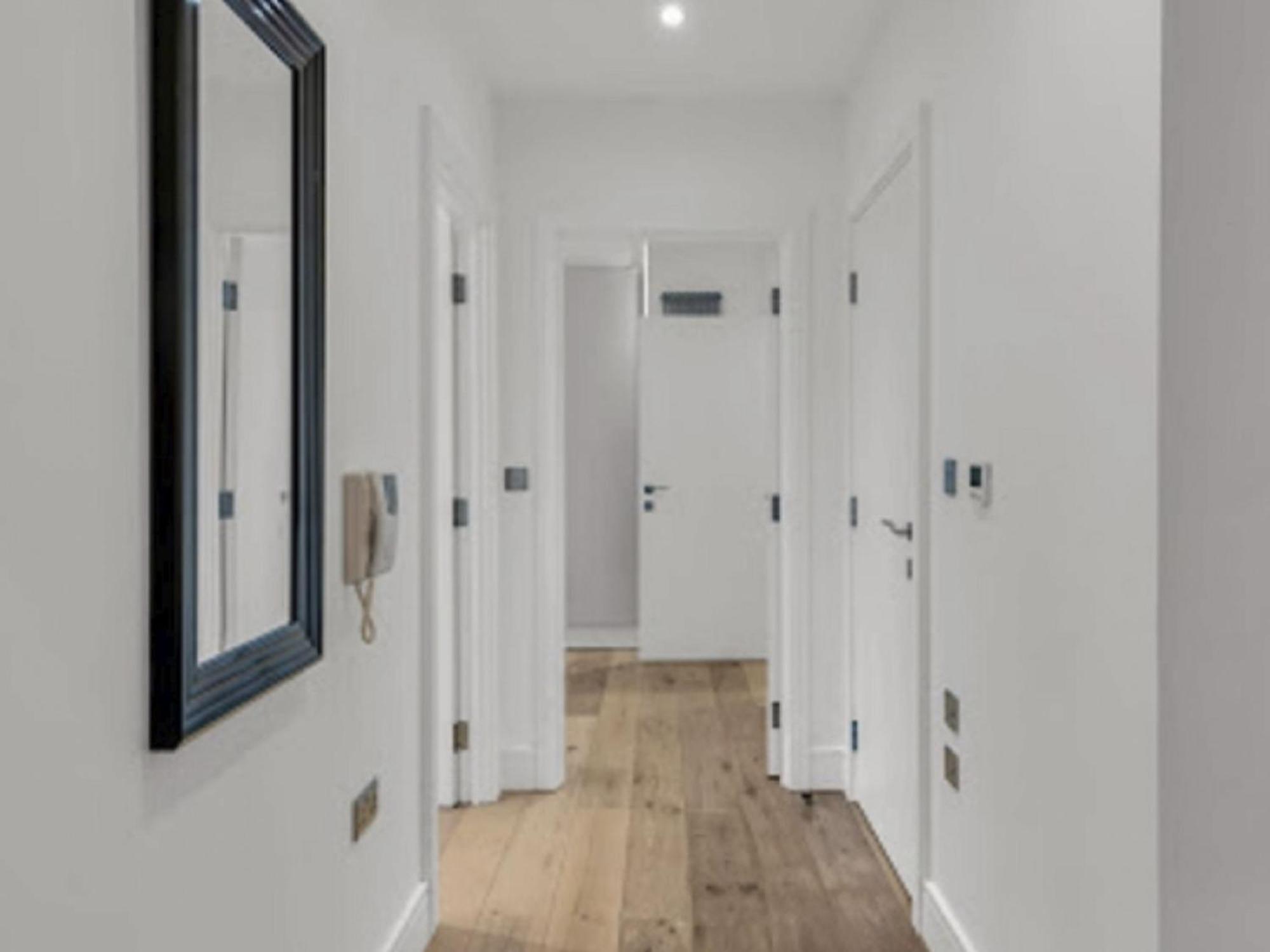 Regents Park Serviced By Interhome Apartment