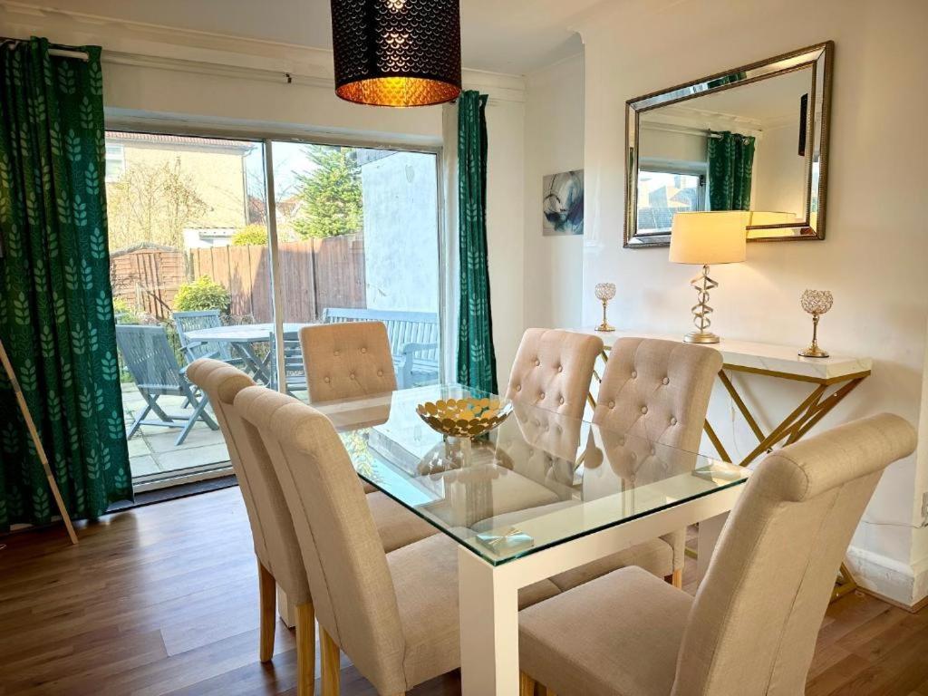 Charming 3-bedroom Family * London