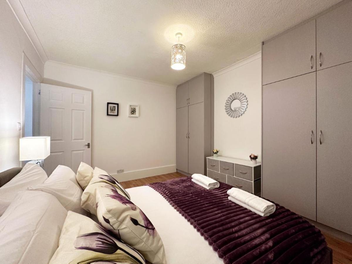 Feriehus Charming 3-bedroom Family *