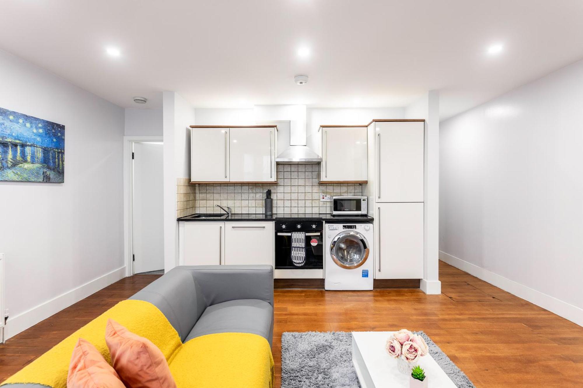 Bright Clapham Apartment