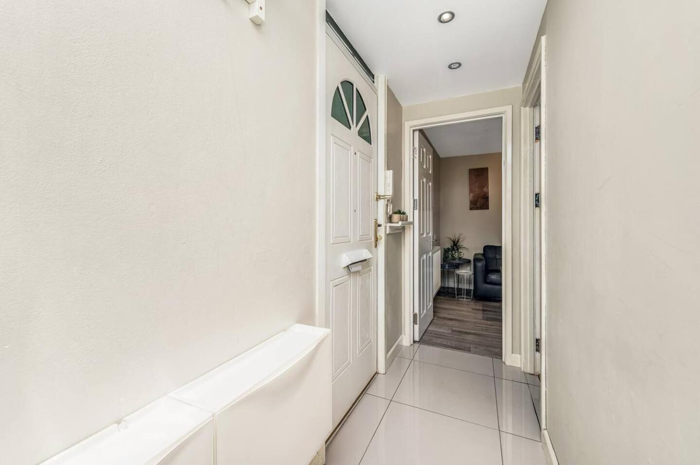 Leilighet Pass The Keys Modern By Whitechapel Hospital London