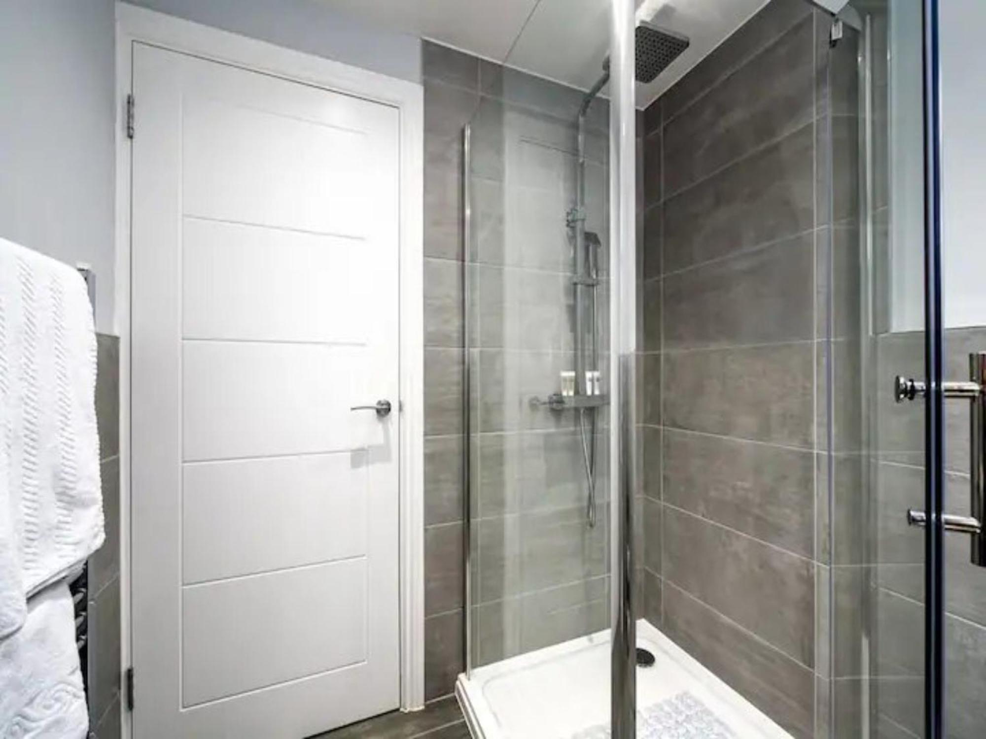 Appartement Pass The Keys Modern And Bright Minutes From *