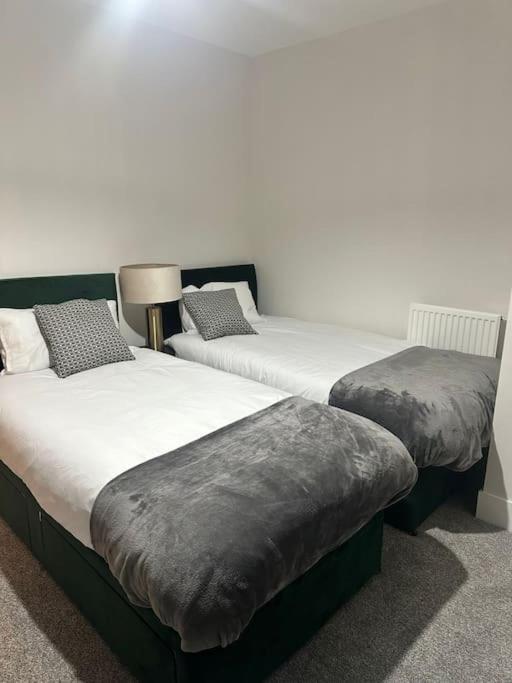 Cosy, Comfy 2 Bed Canary Wharf Londen