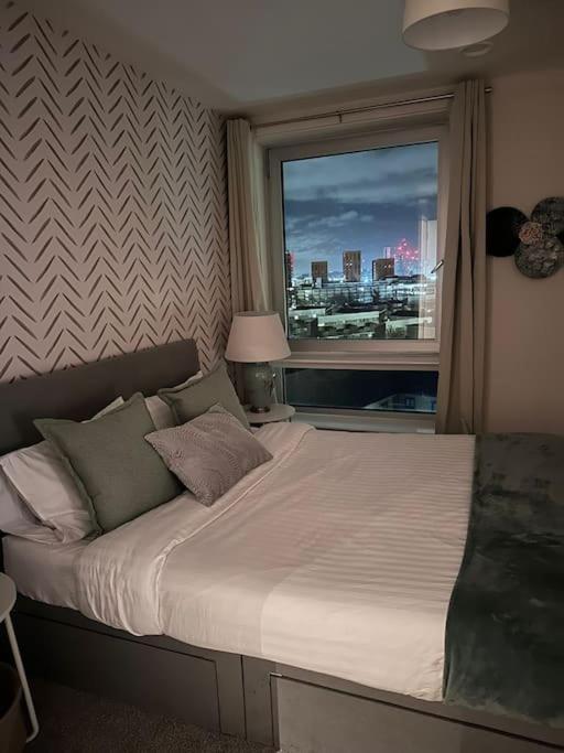 Cosy, Comfy 2 Bed Canary Wharf Appartement *
